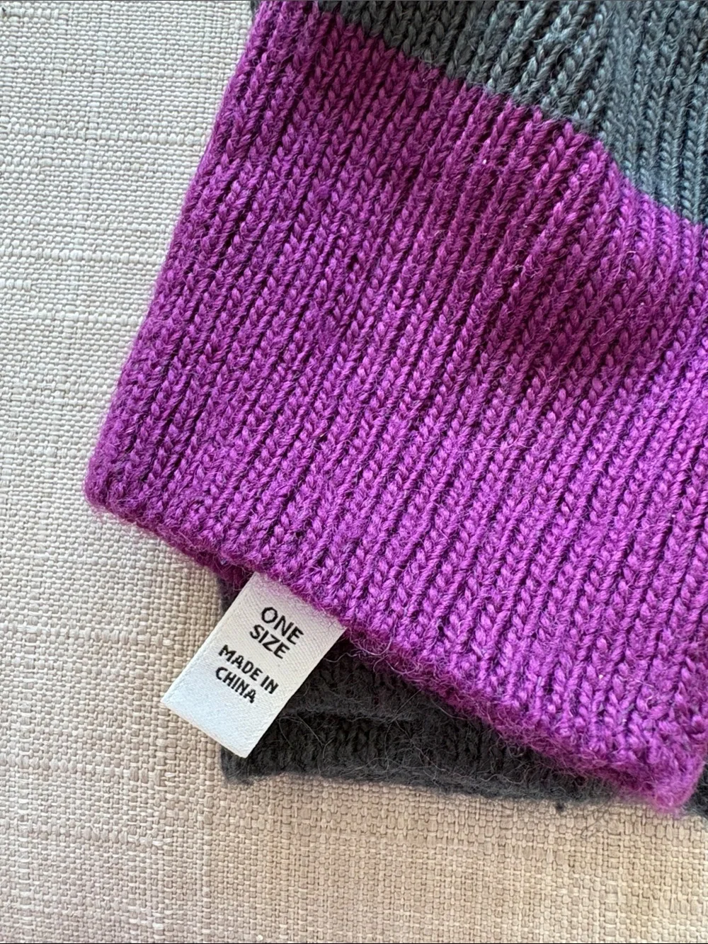 GAP Women's Gray Knit Arm Warmers with Purple Cuff